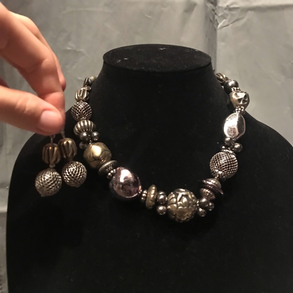 Necklace and earrings set